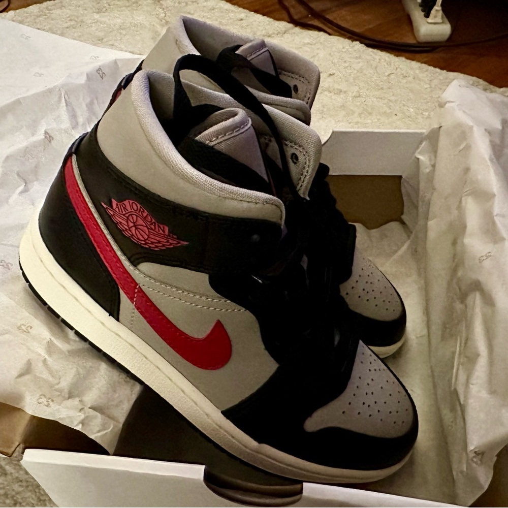 Nike Women’s Air Jordan 1 Mid